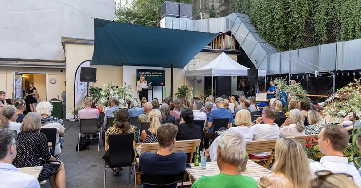 52288560060 911Df4d4d0 C