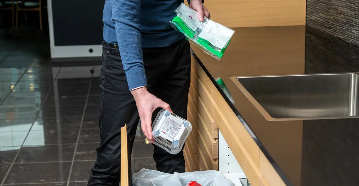 Kildesortering Av Plastemballasje GPN 02265 Foto Thomas Brun