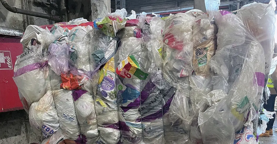 Finsortering Av Husholdningsplast Vogt Plastic GPN 02216 1920 Foto Gront Punkt Norge Smal