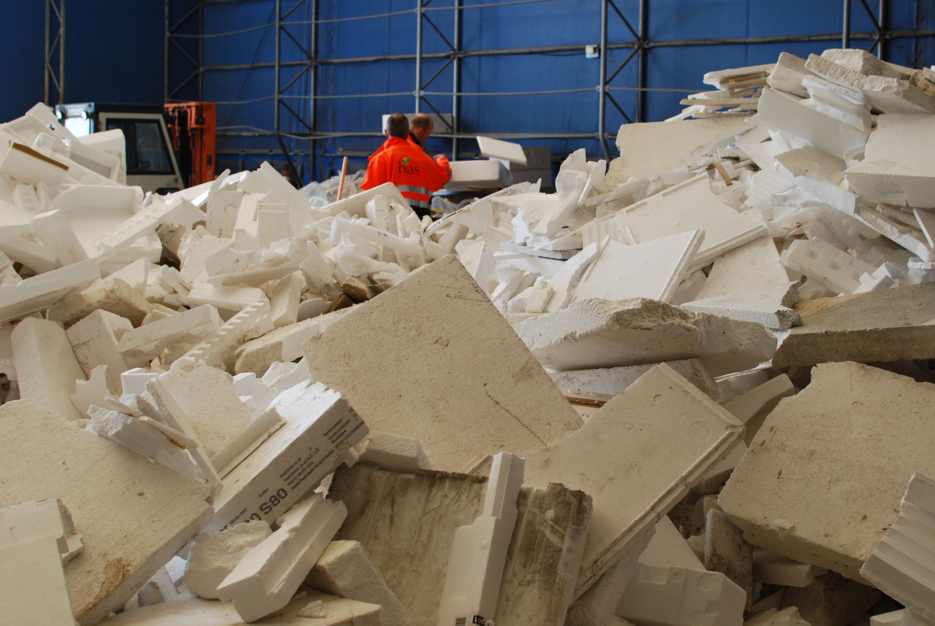 Innsamling Og Pressing Av EPS GPN 00732 1920 Foto Gront Punkt Norge